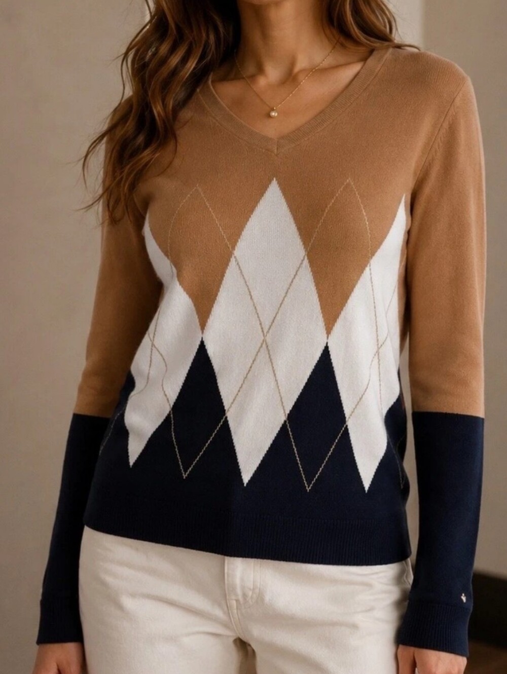 Tommy Hilfiger Argyle Sweater Women Medium Tan Navy Preppy Cotton V Neck